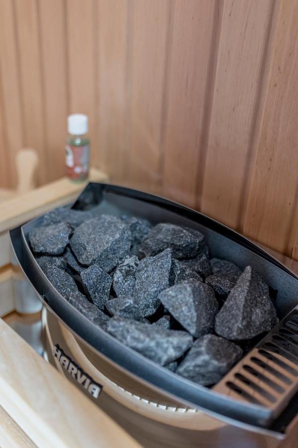 Villa Grey Stone Gata Eksteriør bilde