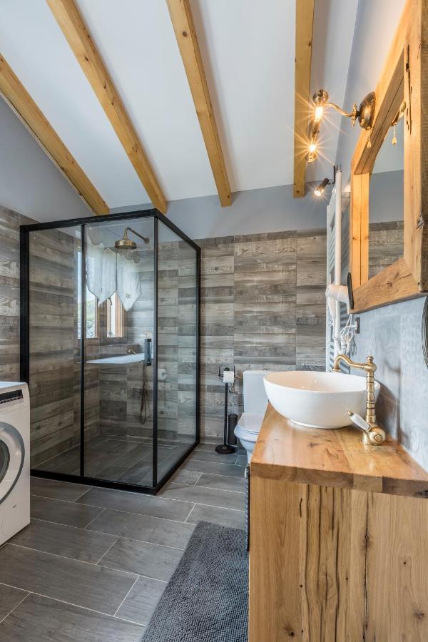 Villa Grey Stone Gata Eksteriør bilde