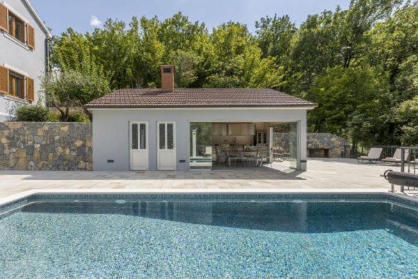 Villa Grey Stone Gata Eksteriør bilde